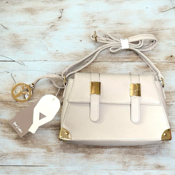 Yani J’adore Handbags - Cream Crossbody Bag with Gold Accents